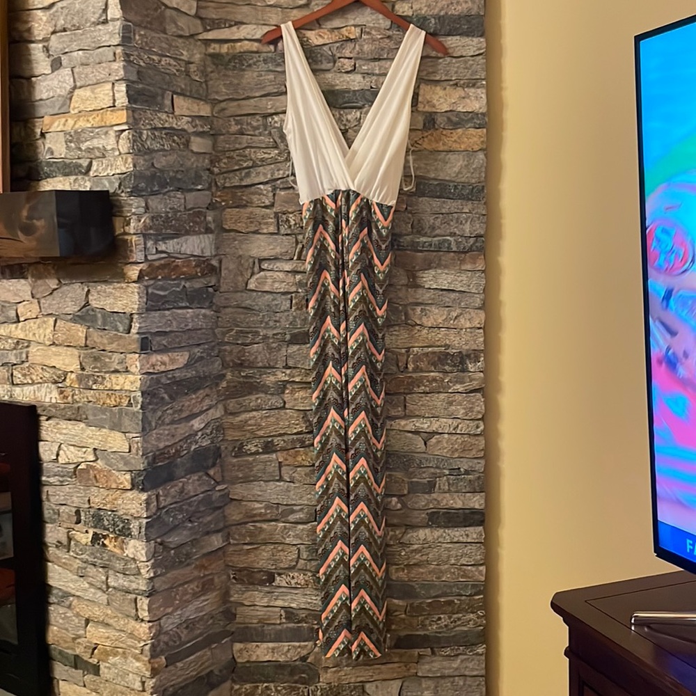 NEW Women’s Medium Sleeveless Jumpsuit - Picture 2 of 2